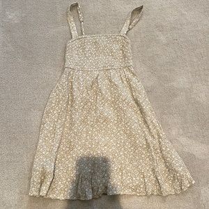 Super cute green floral sundress!!